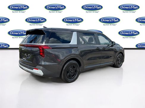 Used 2025 Kia Carnival FWD image 7