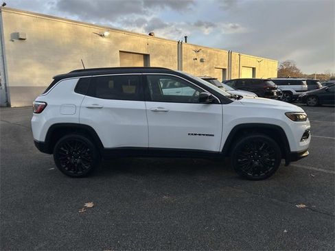 Used 2023 Jeep Compass Limited image 2