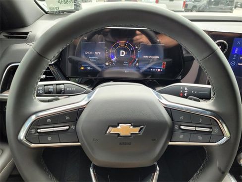 New 2025 Chevrolet Suburban Premier image 22