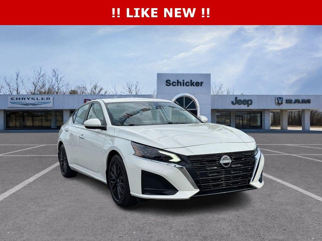 Used 2025 Nissan Altima 2.5 SV w/ SV Special Edition Package FWD image 1