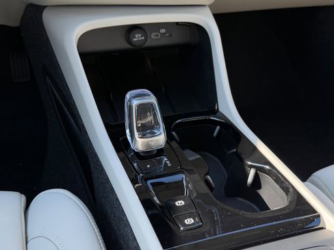 New 2026 Volvo XC40 B5 Ultra w/ Protection Package Premier image 13