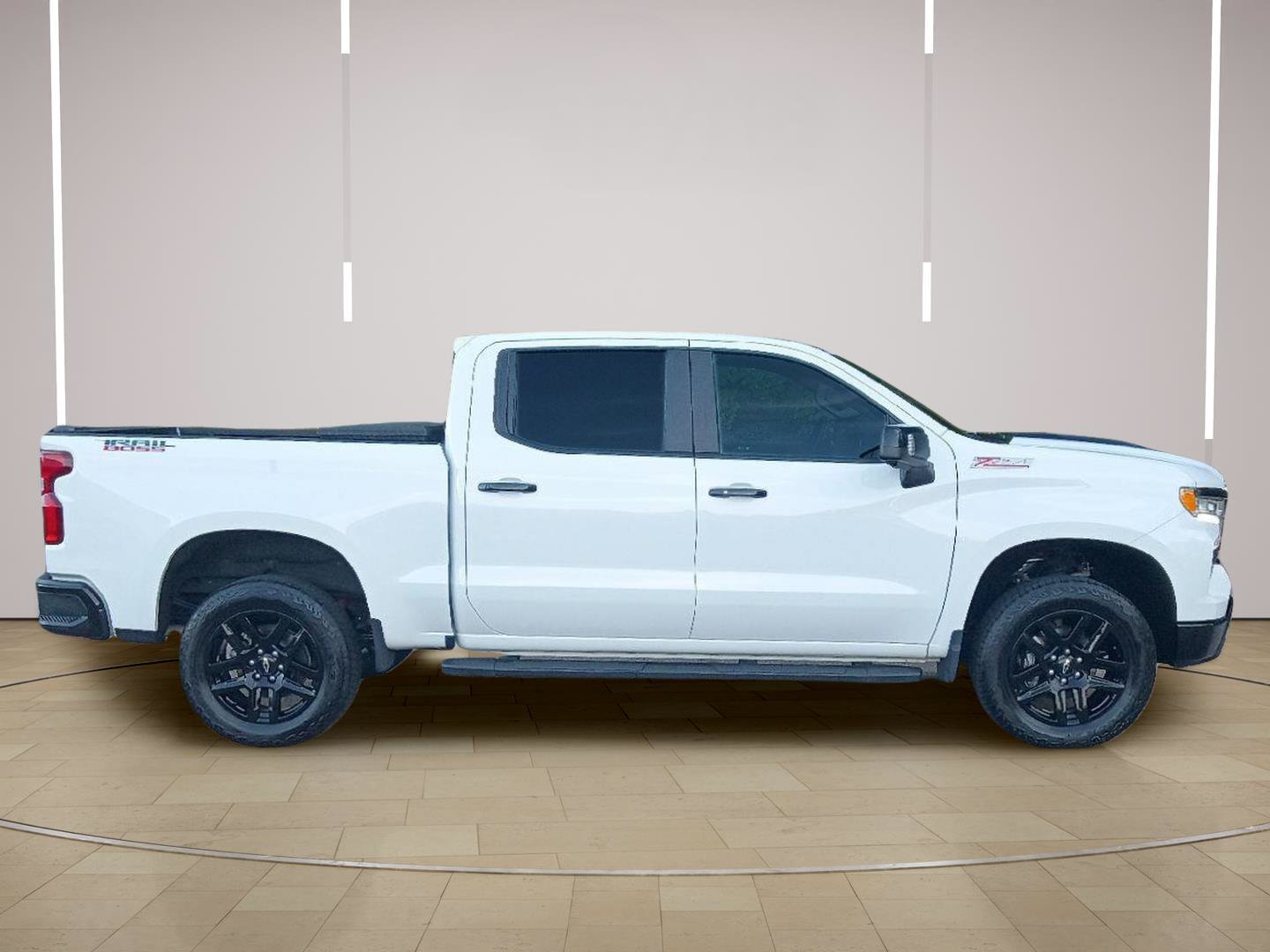 Used 2025 Chevrolet Silverado 1500 LT Trail Boss w/ LT Trail Boss Premium Package AWD/4WD image 9