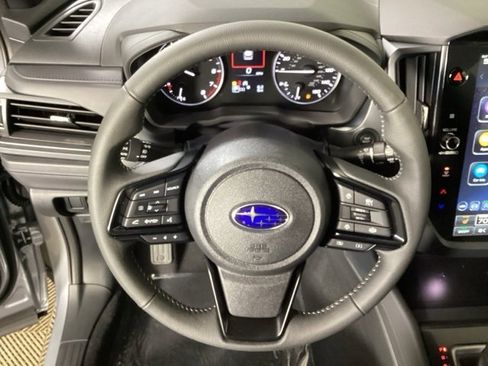 Used 2025 Subaru Forester Premium image 26