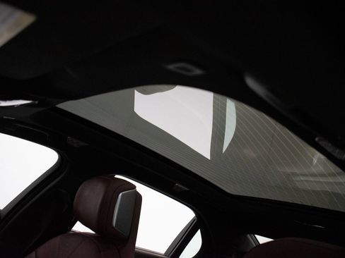 Certified 2023 BMW 760i xDrive w/ Luxury Rear Seating Package image 22