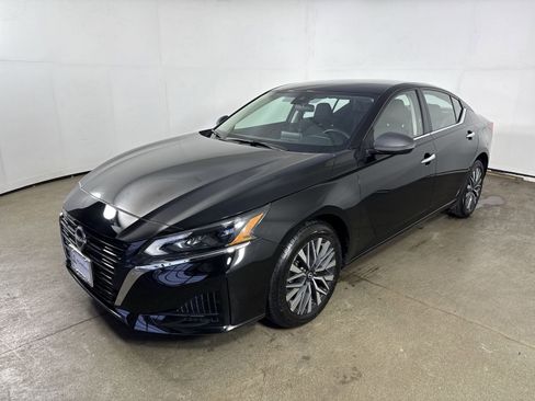 Certified 2024 Nissan Altima 2.5 SV image 25