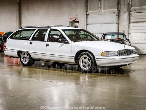 Used 1996 Chevrolet Caprice Classic image 1