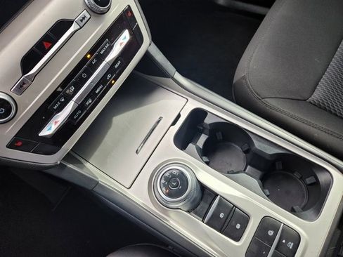 Used 2022 Ford Explorer XLT image 18