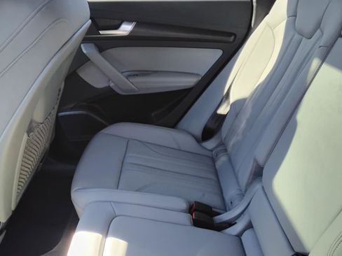 Certified 2025 Audi Q5 2.0T Premium Plus image 21