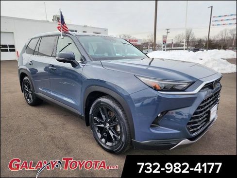 Used 2024 Toyota Grand Highlander Platinum image 1