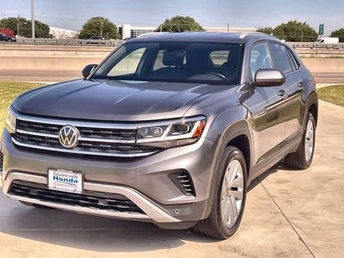 Used 2020 Volkswagen Atlas Cross Sport SE AWD/4WD image 2