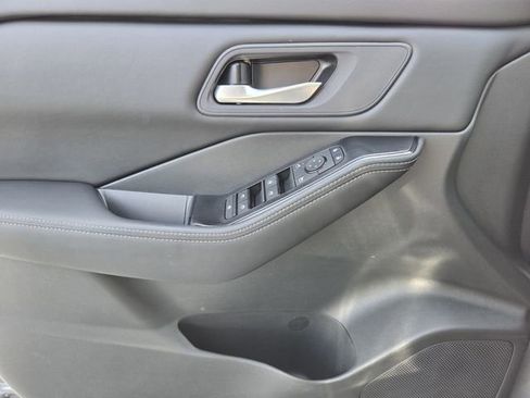 Used 2026 Nissan Rogue SV w/ Cold Weather Package FWD image 23