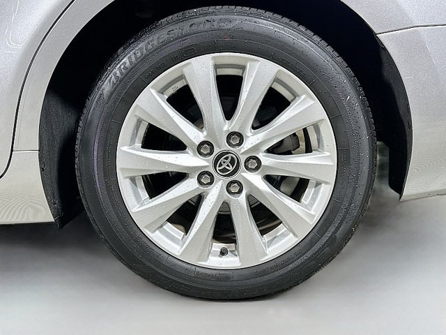 Used 2020 Toyota Camry LE FWD image 30