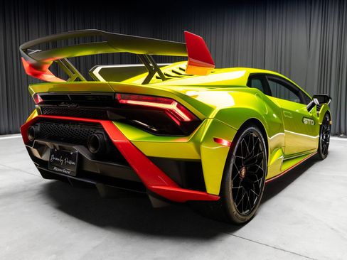 Used 2021 Lamborghini Huracan STO RWD image 49