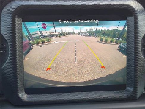 Used 2022 Jeep Wrangler Unlimited Sahara AWD/4WD image 14