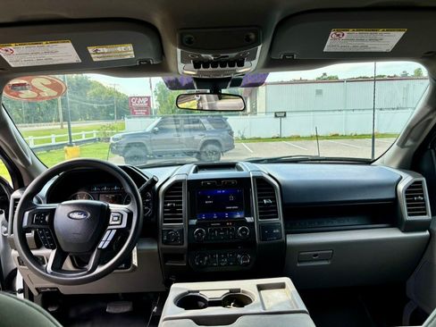 Used 2022 Ford F350 XL w/ STX Appearance Package AWD/4WD image 12