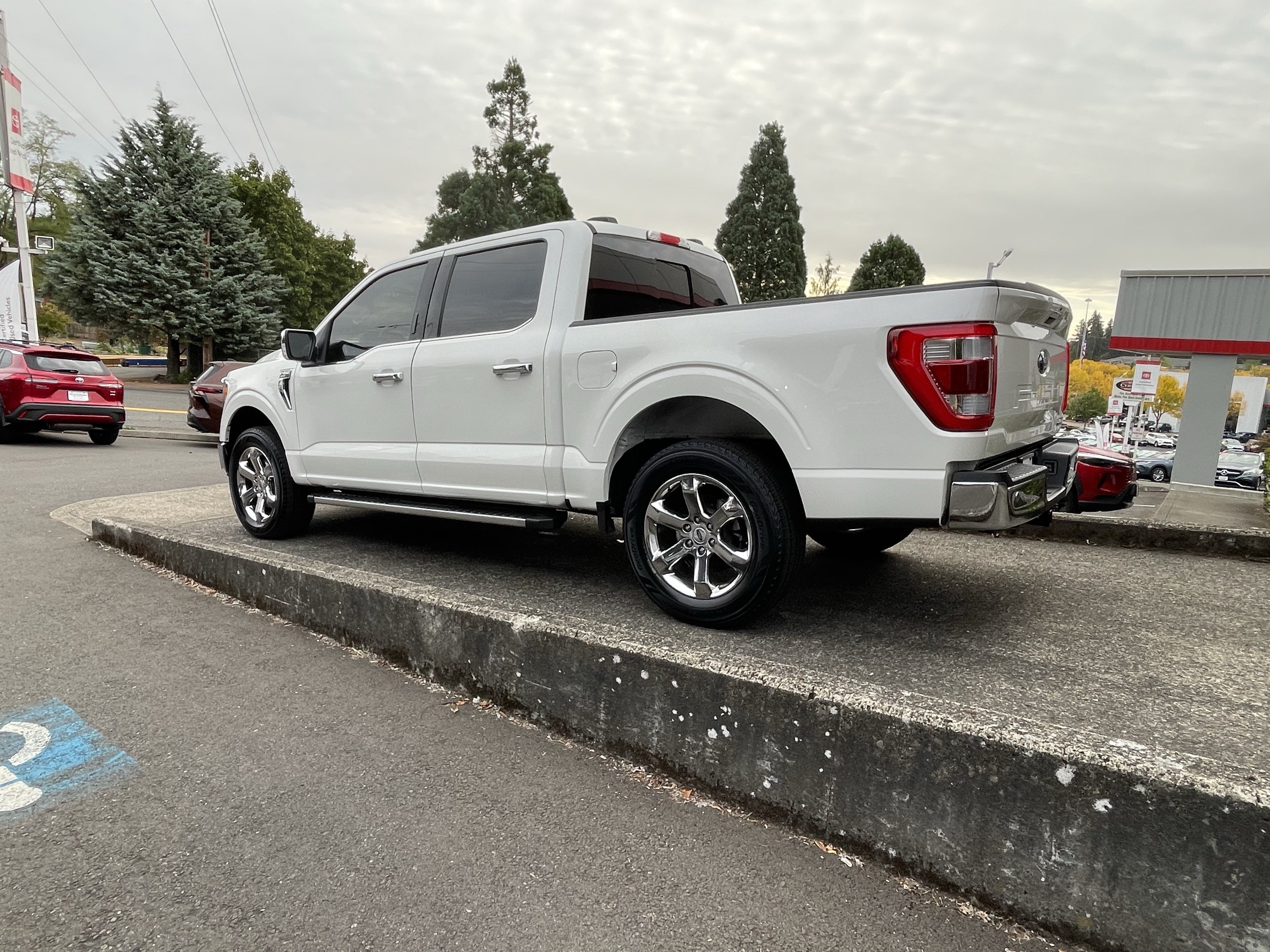 Used 2021 Ford F150 Lariat RWD image 5