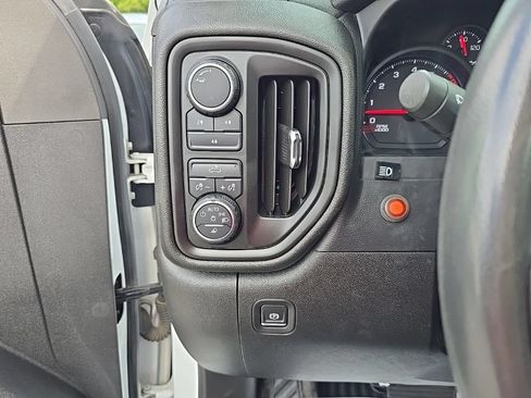 Used 2021 Chevrolet Silverado 2500 Custom w/ Custom Value Package AWD/4WD image 9
