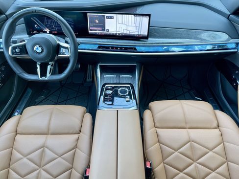 Used 2025 BMW 740i xDrive AWD/4WD image 16