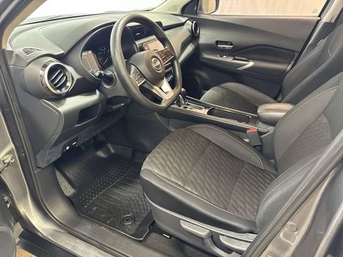 Used 2022 Nissan Kicks SV FWD image 11
