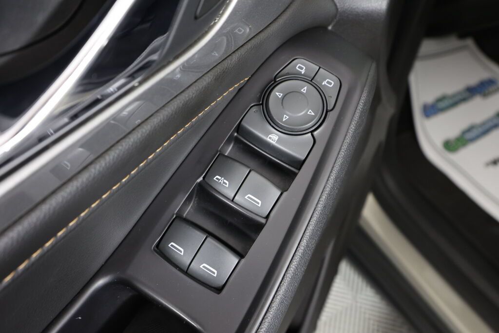 Used 2018 Chevrolet Traverse LT FWD image 31