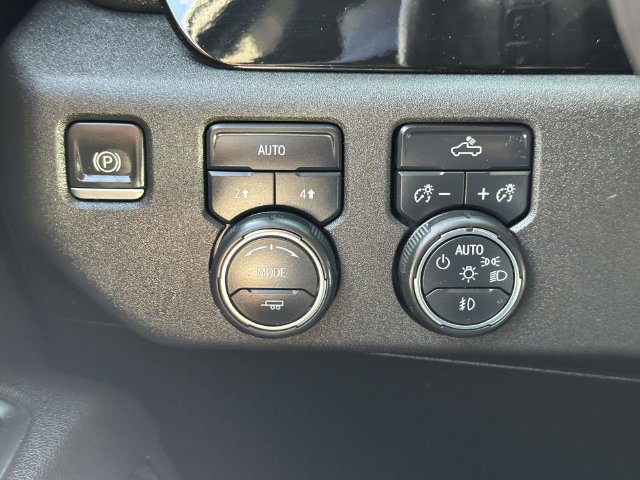 Used 2023 Chevrolet Silverado 1500 RST AWD/4WD image 16