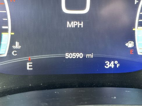 Used 2025 Chrysler Pacifica Select FWD image 24