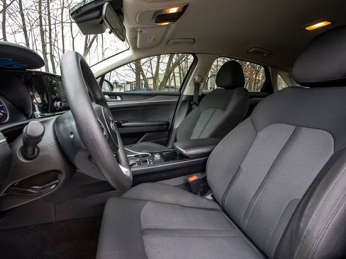 Used 2021 Kia K5 LXS image 10