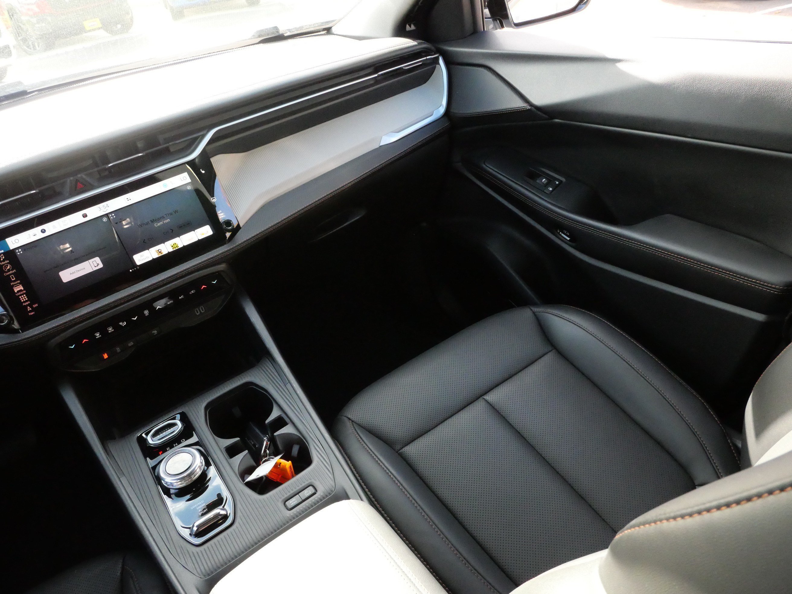Used 2026 Jeep Cherokee Limited AWD/4WD image 12