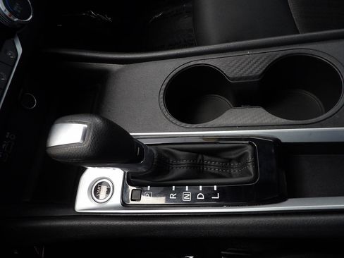 Used 2025 Nissan Altima 2.5 SV FWD image 31