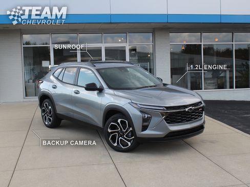 New 2026 Chevrolet Trax RS w/ Sunroof Package FWD image 2