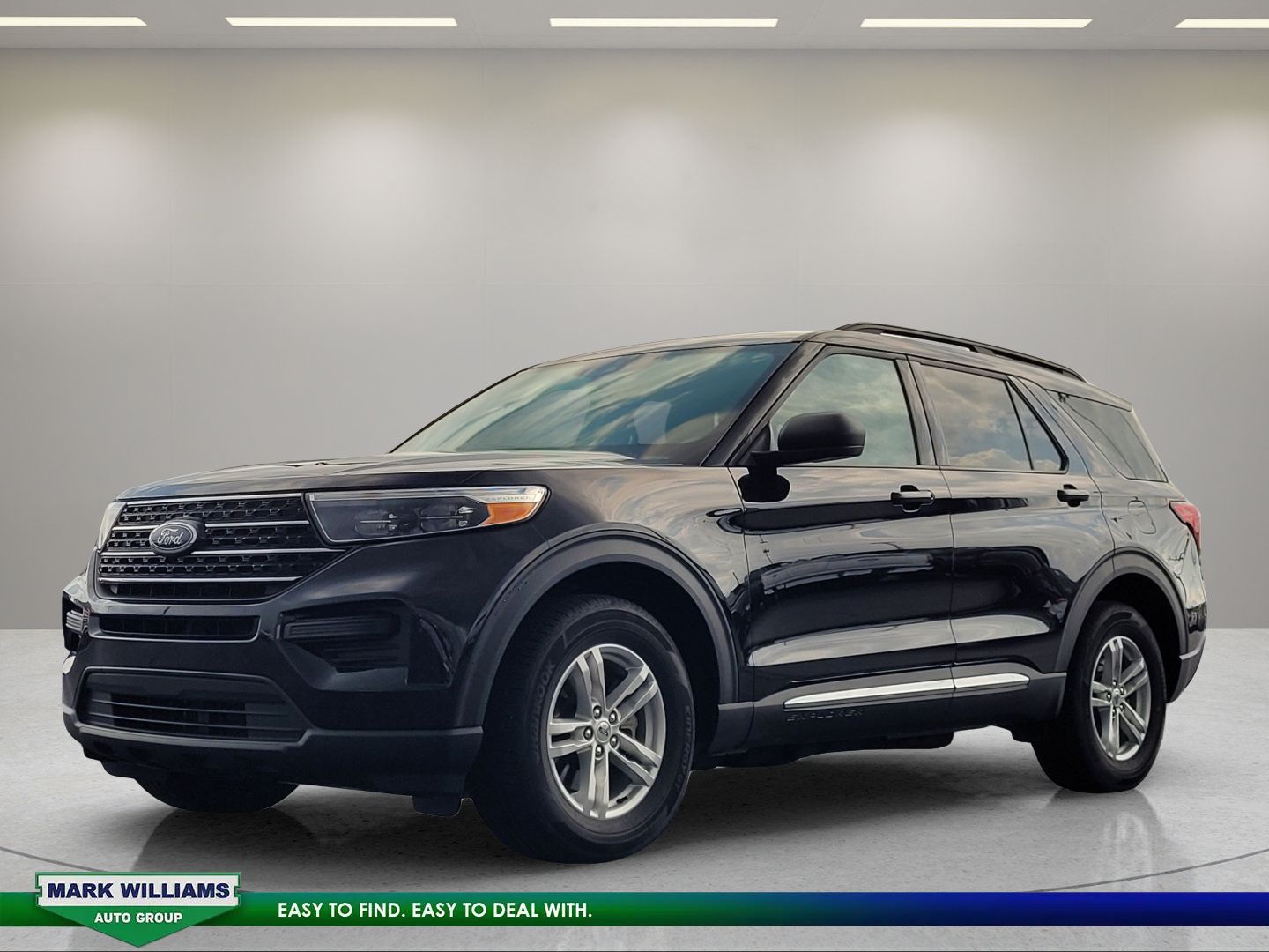 Used 2024 Ford Explorer XLT AWD/4WD image 8