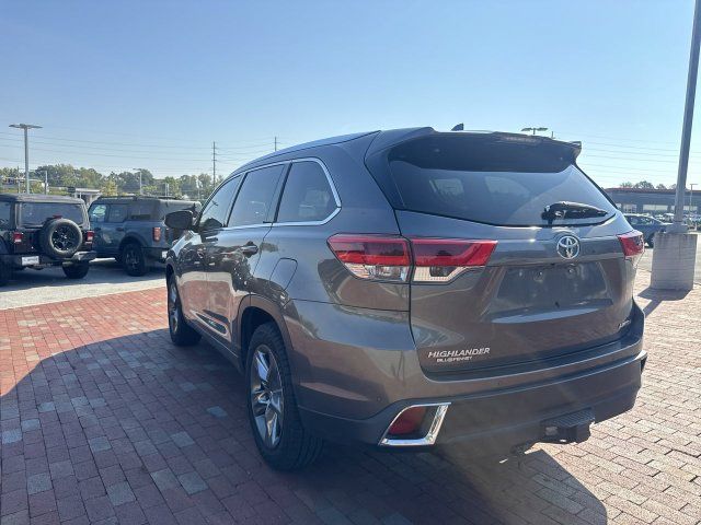 Used 2018 Toyota Highlander Limited Platinum FWD image 8