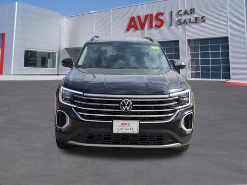 Used 2025 Volkswagen Atlas SE image 10