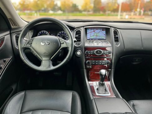 Used 2017 INFINITI QX50 2WD w/ Deluxe Touring Package image 19