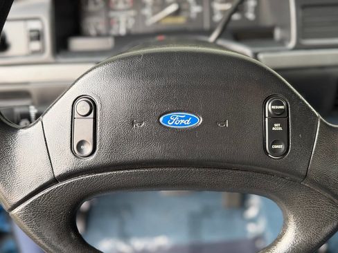 Used 1993 Ford F250 XLT image 31