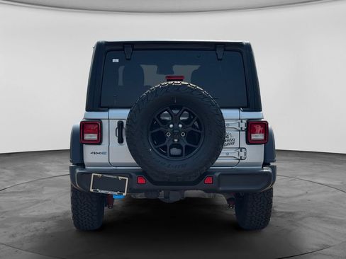 Used 2024 Jeep Wrangler Unlimited AWD/4WD image 9