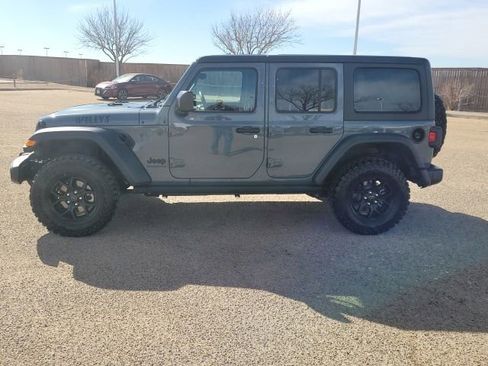 Used 2024 Jeep Wrangler Willys image 9
