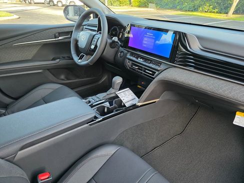 New 2025 Toyota Camry XLE image 13