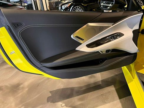 Used 2023 Chevrolet Corvette Stingray Premium Cpe w/ Z51 Performance Package image 11