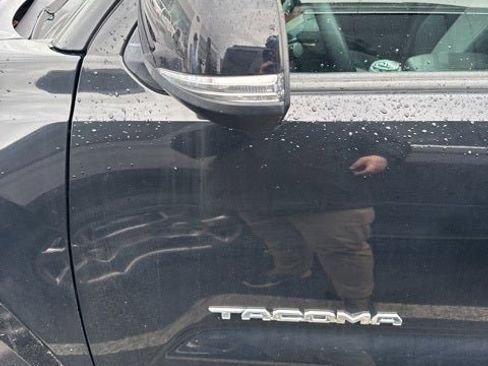 Used 2021 Toyota Tacoma TRD Sport image 17