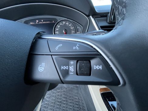 Used 2021 Audi Q5 Premium w/ Convenience Package image 22