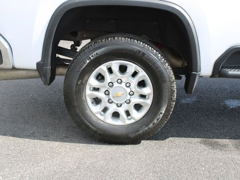 Used 2024 Chevrolet Silverado 2500 LT image 13