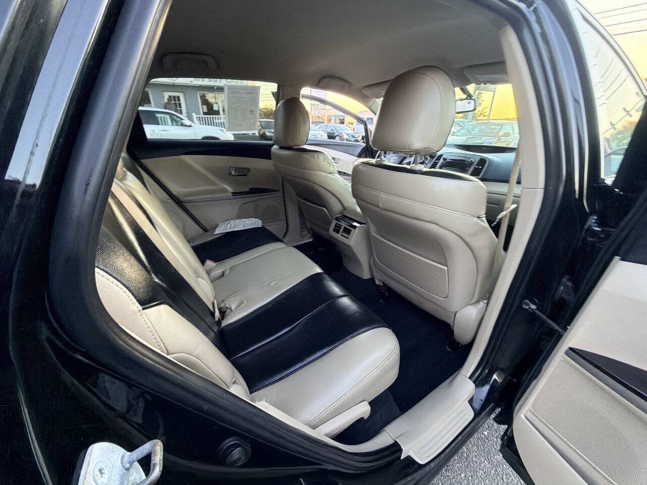 Used 2010 Toyota Venza AWD w/ Convenience Pkg image 43