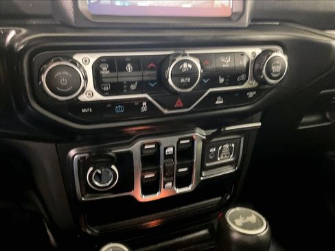 Used 2022 Jeep Wrangler Unlimited Sahara w/ Cold Weather Group image 25