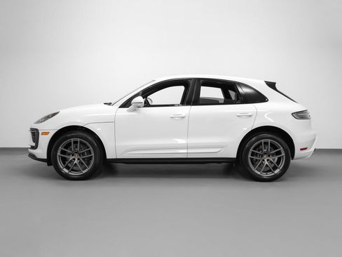 Certified 2026 Porsche Macan AWD/4WD image 2