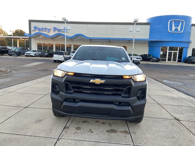Used 2024 Chevrolet Colorado W/T RWD image 3