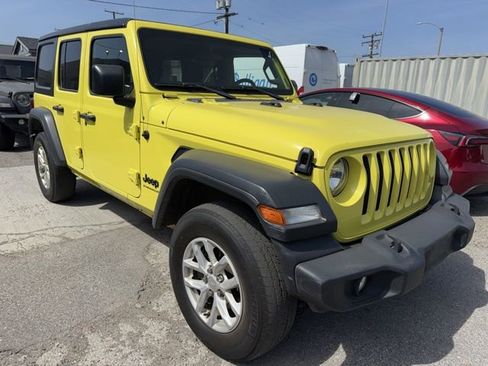 Used 2023 Jeep Wrangler Sport S image 3
