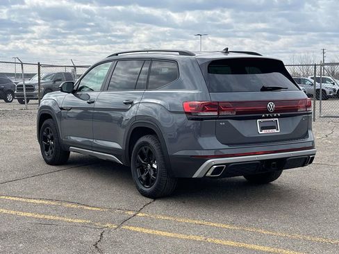 New 2026 Volkswagen Atlas Peak Edition AWD/4WD image 3