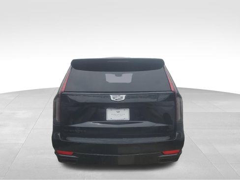 Used 2022 Cadillac Escalade Sport w/ Touring Package AWD/4WD image 5
