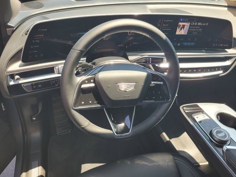 Certified 2024 Cadillac Lyriq Tech AWD/4WD image 27